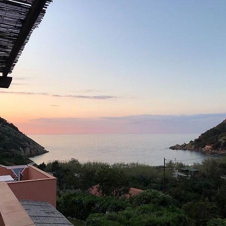 Appartamento A Due Passi Dal Mare Nisporto Екстериор снимка