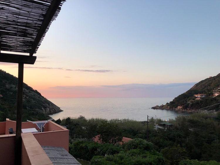 Appartamento A Due Passi Dal Mare Nisporto Екстериор снимка
